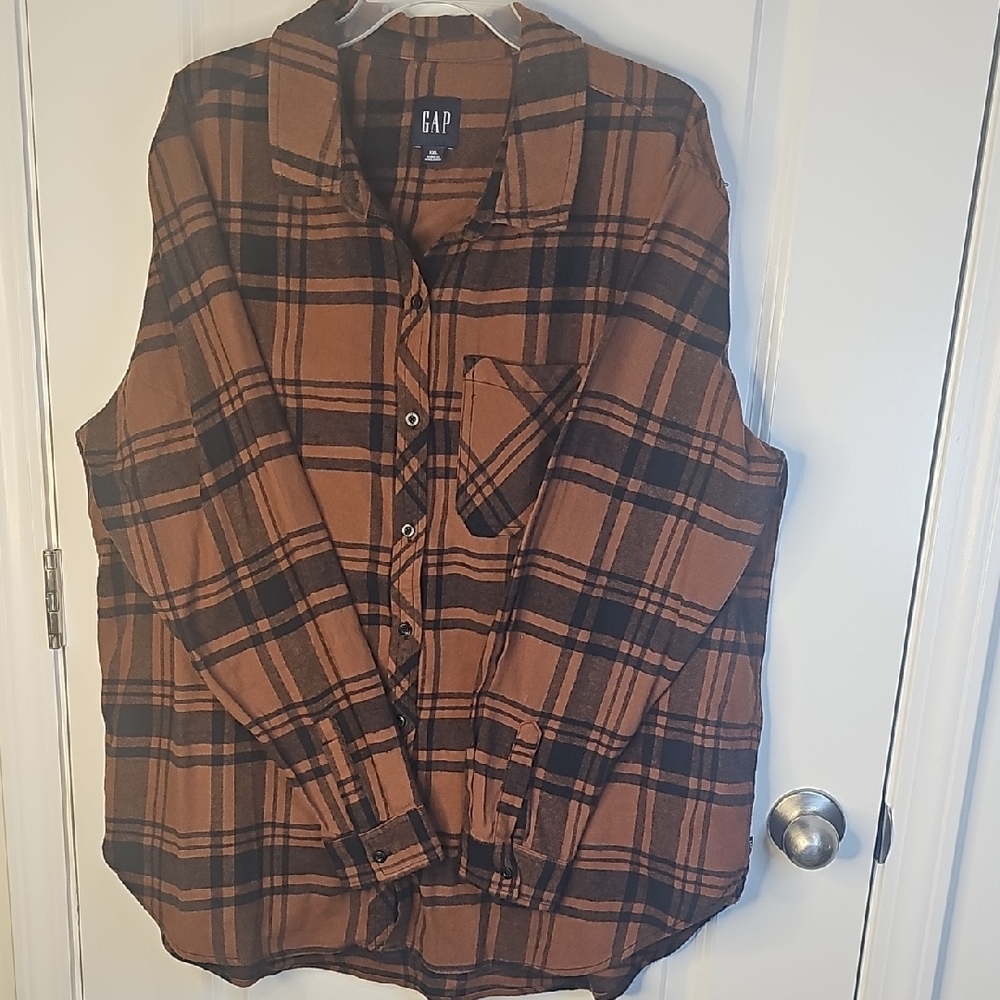 GAP Women's Casual Brown and Black Plaid Shirt Size XXL